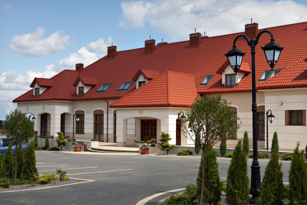 Hotel Trzy Roze Люблин Экстерьер фото